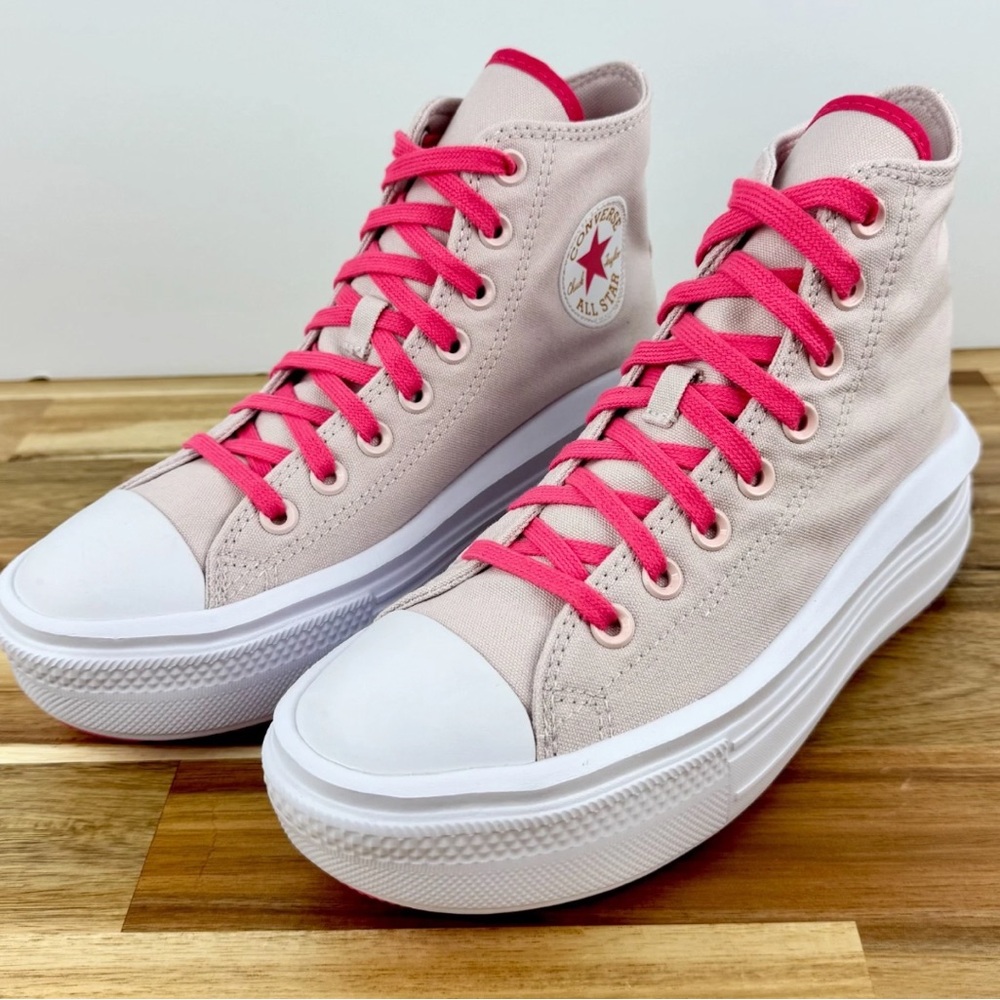 Converse Chuck Taylor
All Star Move Hightops in
Barely Rose